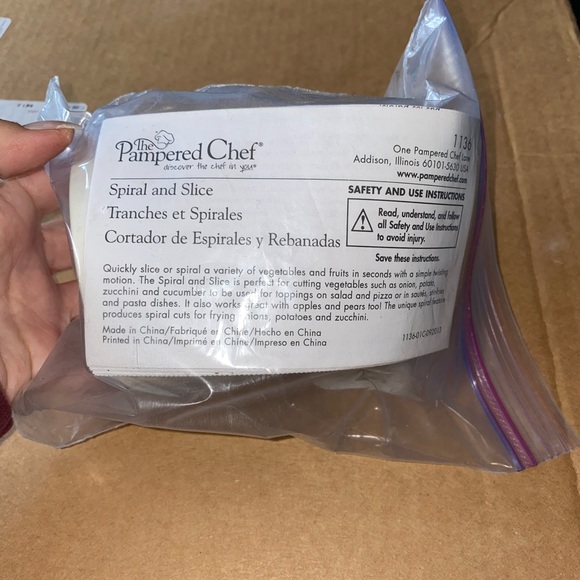 Pampered Chef Other - Pampered chef spiral and slice. EUC